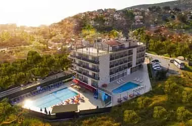 هتل بلمار کوش آداسی